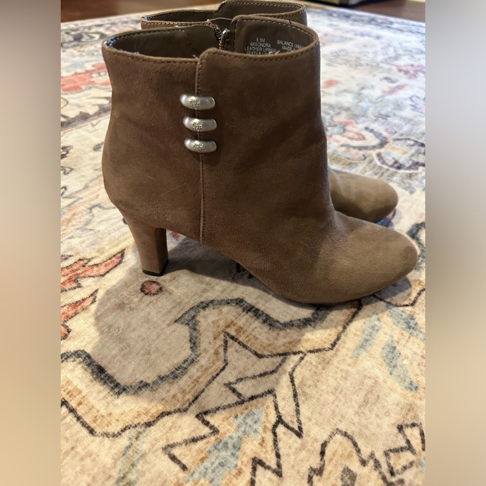 Anne Klein suede boot NEW